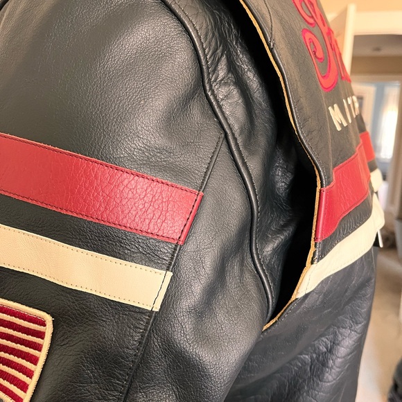 Indian Motorcycle - Black Leather Jacket - Picture 10 of 15
